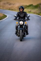 BENELLI - IMPERIALE 400 - STŘÍBRNÁ - PŘEDVÁDĚCÍ MOTOCYKL