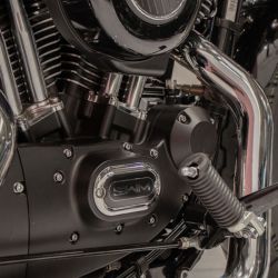 SWM - CUSTOM V1200 STORMBREAKER - ČERNÁ