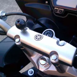 RAM® základna se středovým otvorem pro šrouby M8, kulovým kloubem