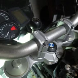 RAM® základna se středovým otvorem pro šrouby M8, kulovým kloubem