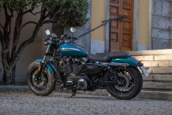 SWM - CUSTOM V1200 STORMBREAKER - MODRÁ