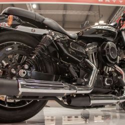 SWM - CUSTOM V1200 STORMBREAKER - MODRÁ