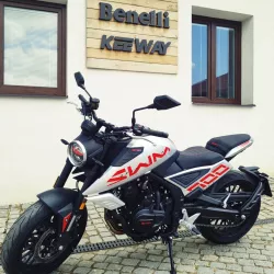 SWM - GRAN MILANO 500 - STŘÍBRNÁ EURO 5 - Předváděcí motocykl