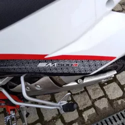SWM - SM 500 - ČERVENÁ-BÍLÁ - BAZAROVÝ MOTOCYKL SWM - SM 500 - ČERVENÁ-BÍLÁ - BAZAROVÝ MOTOCYKL