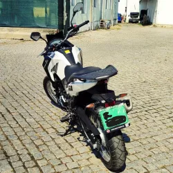 SYMNH T 300 - ČERNÁ-BÍLÁ - EURO 5 - PŘEDVÁDĚCÍ MOTOCYKL SYMNH T 300 - ČERNÁ-BÍLÁ - EURO 5 - PŘEDVÁDĚCÍ MOTOCYKL