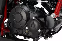 Benelli BN 125 – ŠEDÁ - Lehký naked bike s italským designem, ideální pro začátečníky i městské ježděn