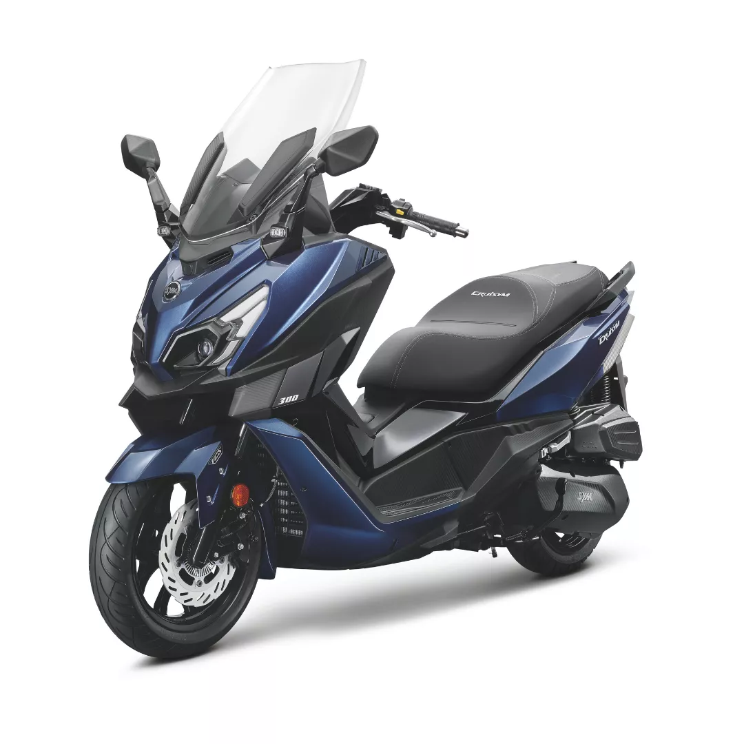 SYM Cruisym Alpha 300 – STŘÍBRNÁ - MODRÁ - sportovně-cestovní skútr s výkonným motorem a LED technologií
