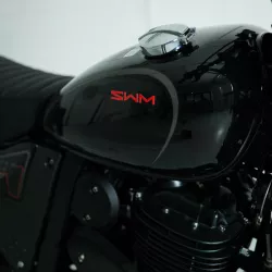 SWM - Silver Vase 650 - BÍLÁ - Moderní a výkonný motocykl pro dobrodruhy