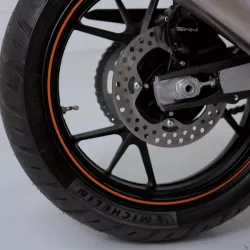SWM HOKU 400 Černá – Výkonný terénní motocykl pro dobrodruhy