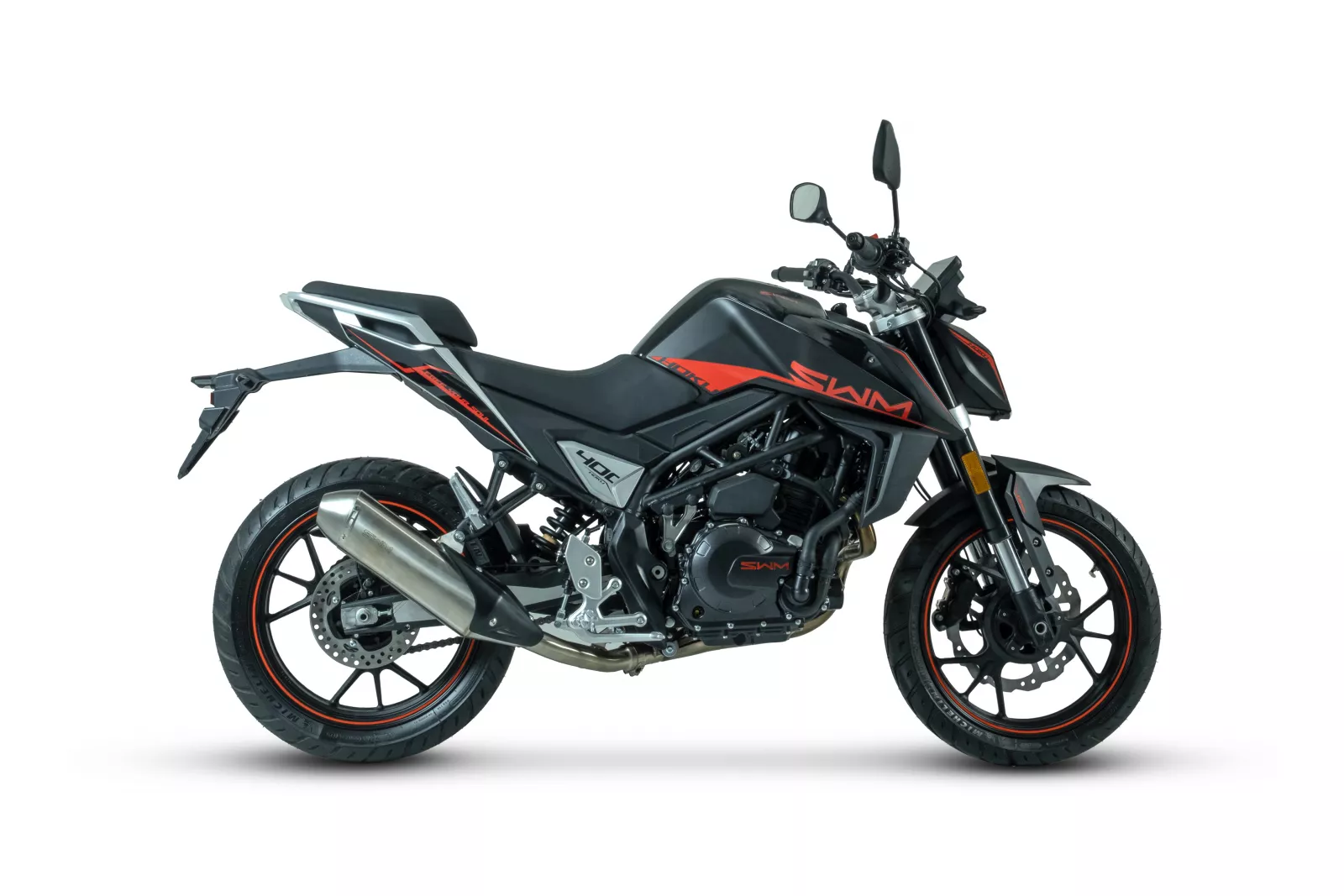 SWM HOKU 400 Černá – Výkonný terénní motocykl pro dobrodruhy