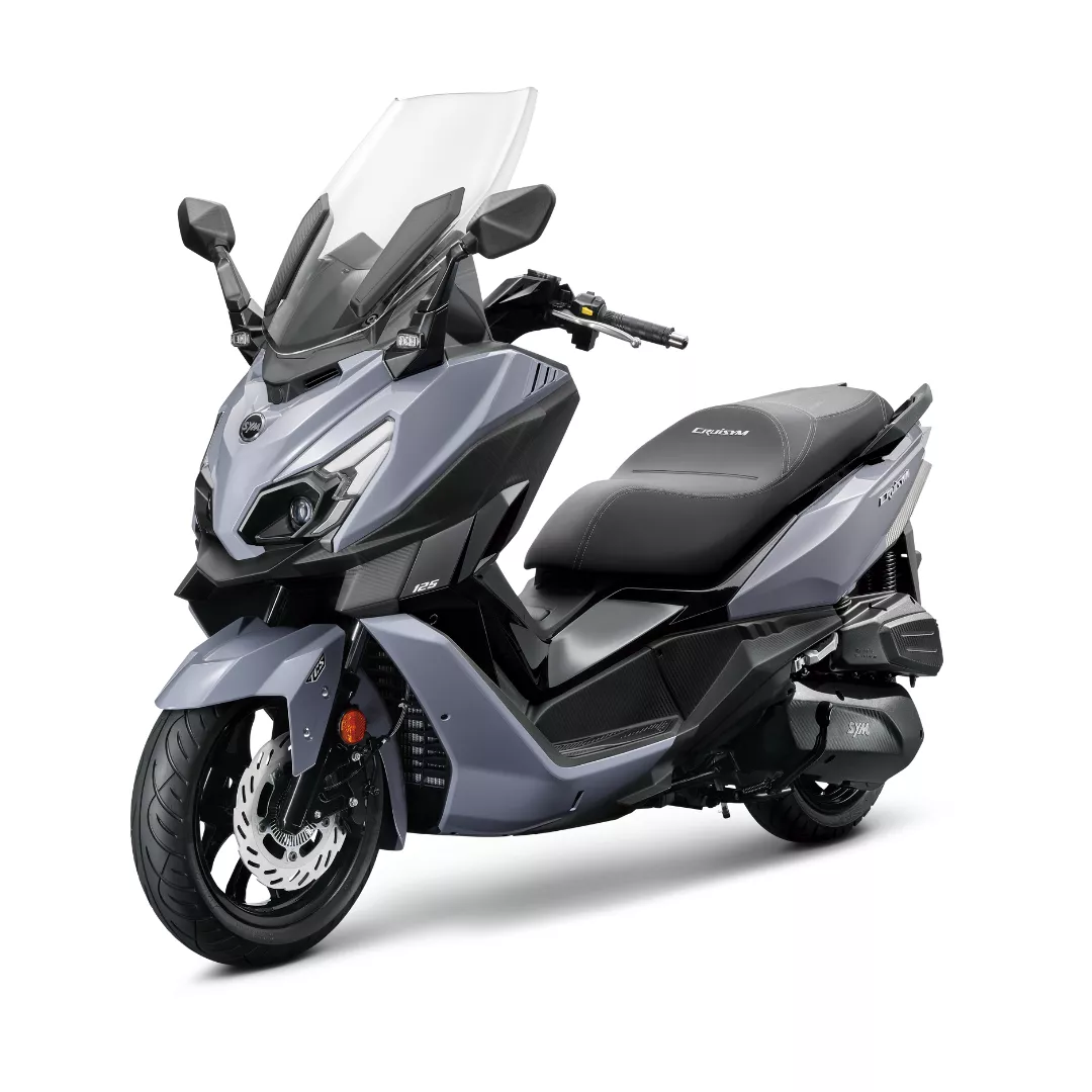 SYM Cruisym Alpha 125 – šedá - stylový a úsporný sportovně-cestovní skútr s LED světly