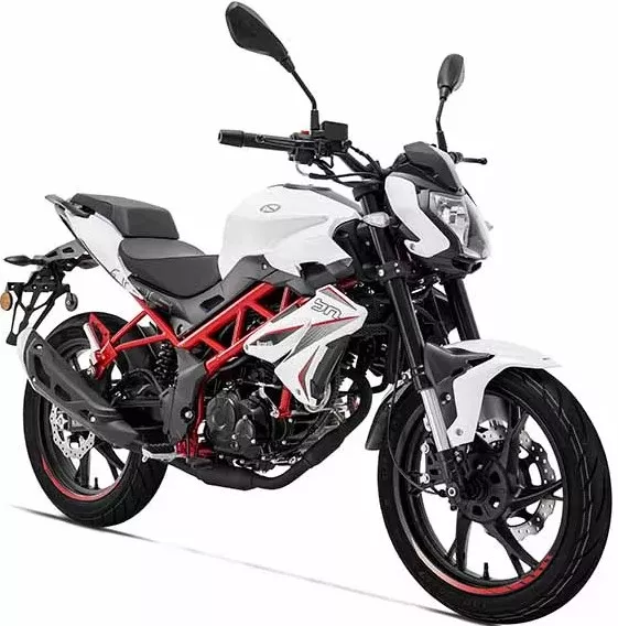 Benelli BN 125 – BÍLÁ - Lehký naked bike s italským designem, ideální pro začátečníky i městské ježdění