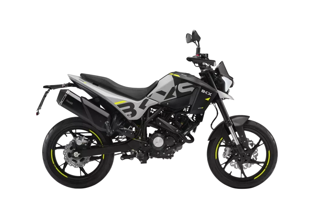 BKX 125S PASTEL GREY - moderní univerzální 125 pro město i okresky, výrazný styl naked/supermotard, LCD + USB, plně nastavitelné odpružení, 17" kola a ABS BENELLI