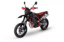 SWM - SM 125 R ČERNÁ-ČERVENÁ - lehký supermoto motocykl 125ccm pro A1, ideální na silnici i do města