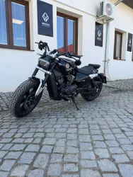 BENELLI - LEONCINO BOBBER 400 MIDNIGHT BLACK - PŘEDVÁDĚCÍ MOTOCYKL