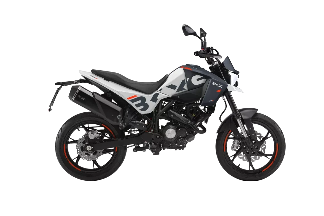 BKX 125S AVIO BLUE - moderní univerzální 125 pro město i okresky, výrazný styl naked/supermotard, LCD + USB, plně nastavitelné odpružení, 17" kola a ABS BENELLI