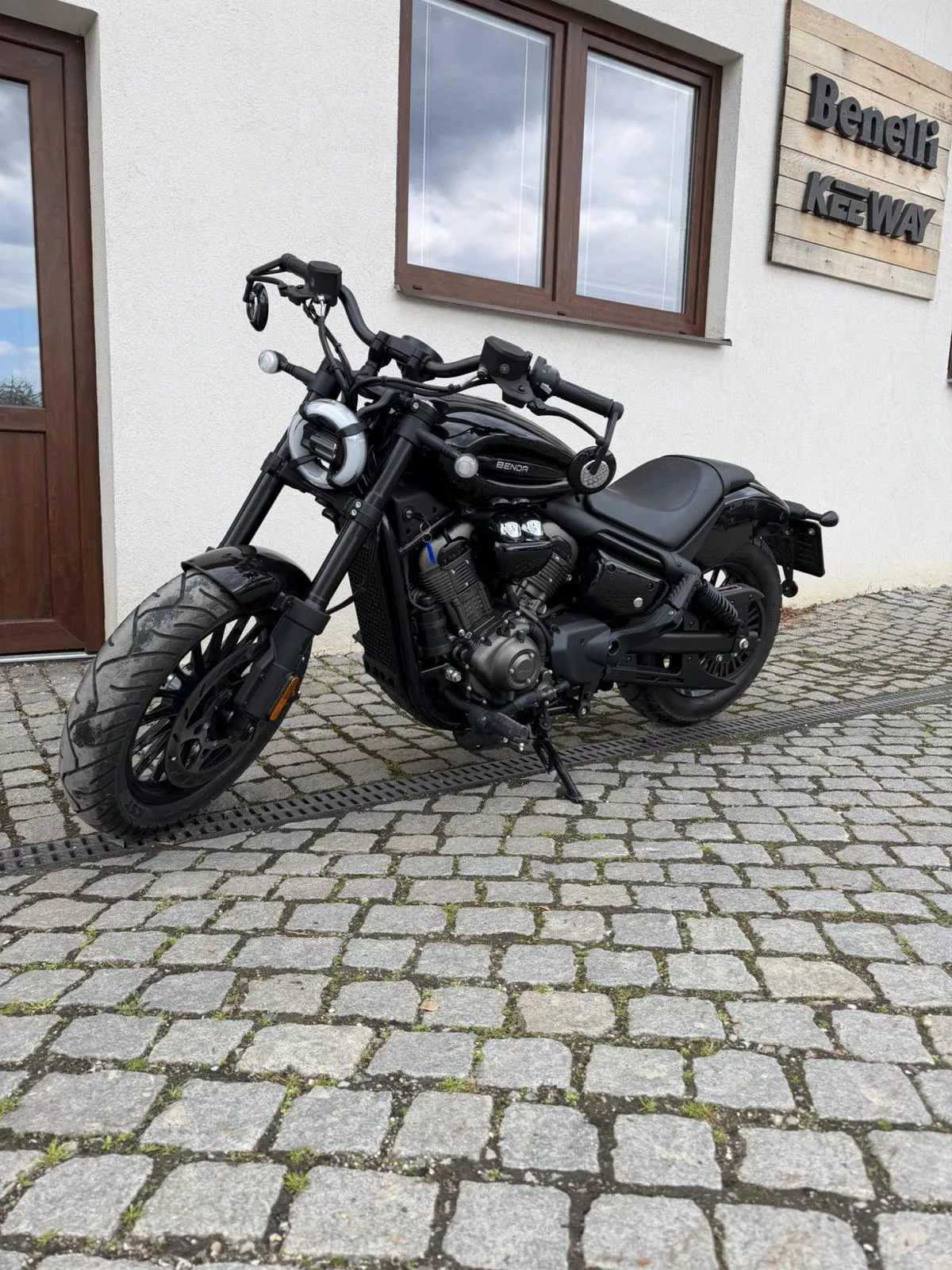 BENDA - CHINCHILLA 350 CVT NEO ČERNÁ - PŘEDVÁDĚCÍ MOTOCYKL BENDA MOTOR