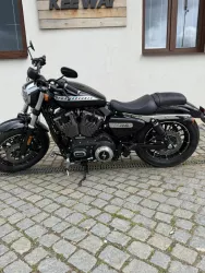 CUSTOM V1200 STORMBREAKER ČERNÁ - PŘEDVÁĚCÍ MOTOCYKL SWM