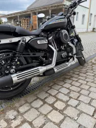 CUSTOM V1200 STORMBREAKER ČERNÁ - PŘEDVÁĚCÍ MOTOCYKL SWM