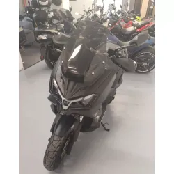 SKÚTRY NAD 125 ccm