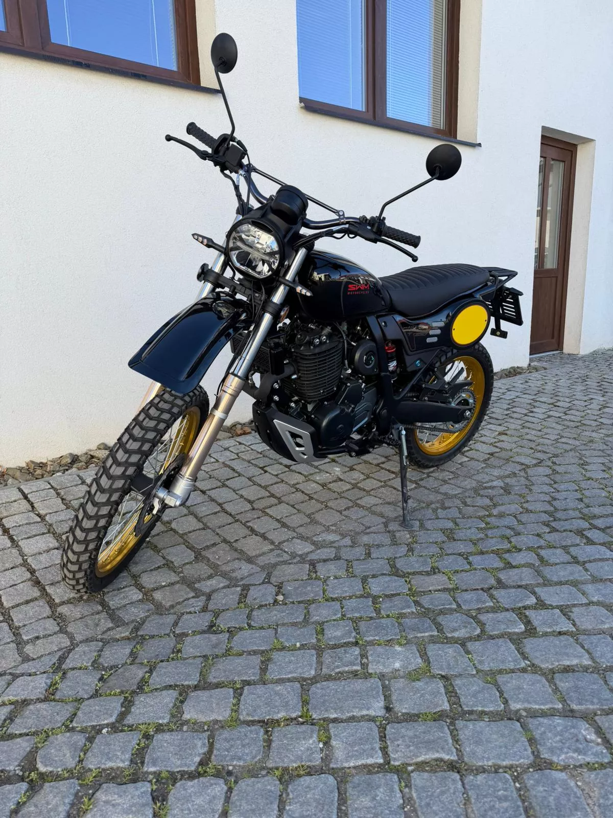 SWM - SILVER VASE T - BLACK - PŘEDVÁDĚCÍ MOTOCYKL