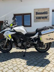 TRK 502 BÍLÁ - BAZAROVÝ MOTOCYKL BENELLI