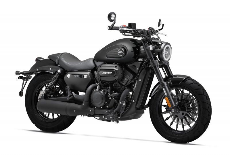 Cruiser Benda V302C má klasický vzhled a moderní prvky. BENDA MOTOR