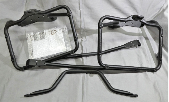 Držáky ke kufrům F000P05175 na motocykl Superdual 600 T